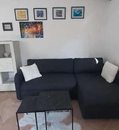 Nika On The Apartman